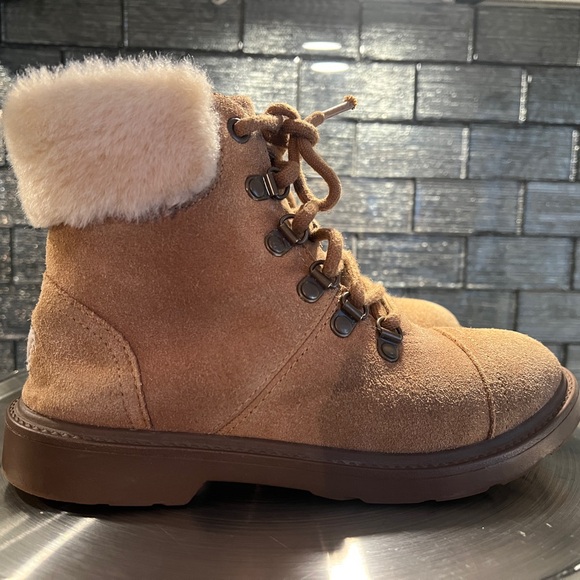 UGG Kids Ankle Boots - Picture 4 of 12
